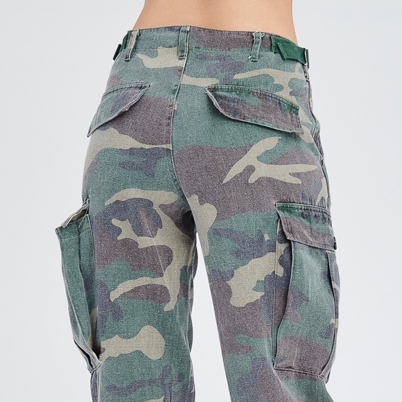 LIGHT WORN LOOK SUPER SOFT CAMO CARGO JOGGERS - Picture 5 of 8